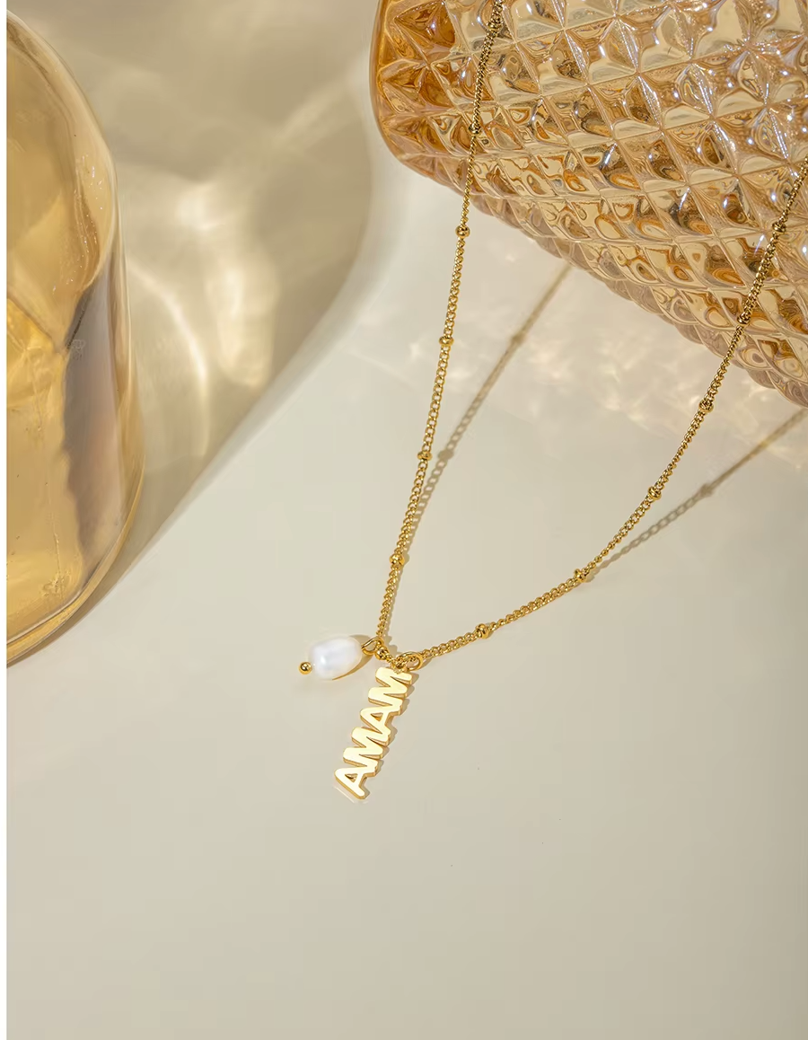 Mama Pearl Pendant Necklace